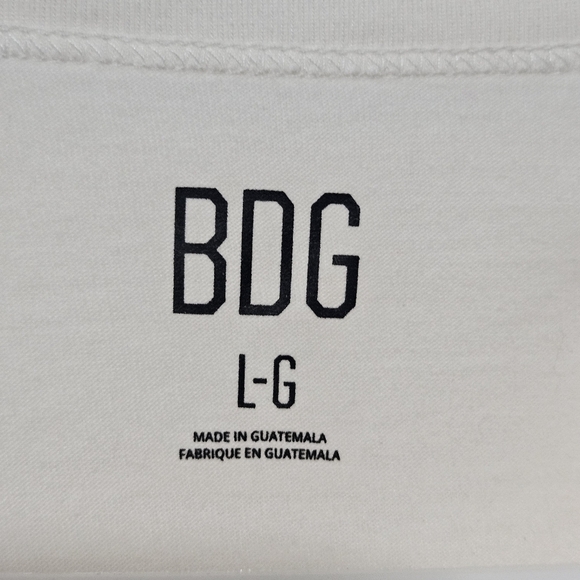 BDG White Graphic Tee size large - Picture 4 of 9